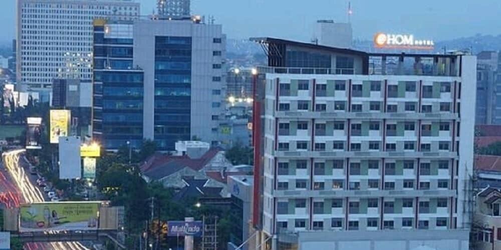 @Hom Semarang Simpang Lima Hotel Exterior foto