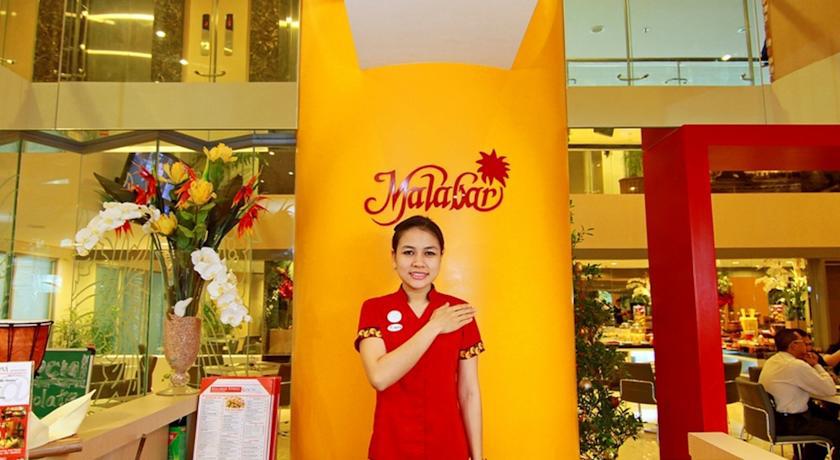 @Hom Semarang Simpang Lima Hotel Exterior foto