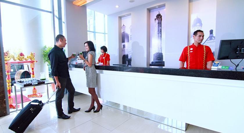 @Hom Semarang Simpang Lima Hotel Exterior foto