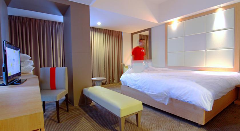 @Hom Semarang Simpang Lima Hotel Exterior foto